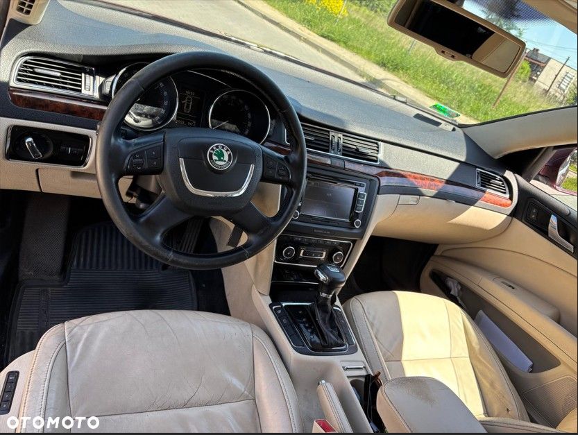 Skoda Superb 2.0 TDI Elegance DSG - 9