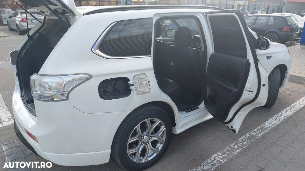 Mitsubishi Outlander - 9