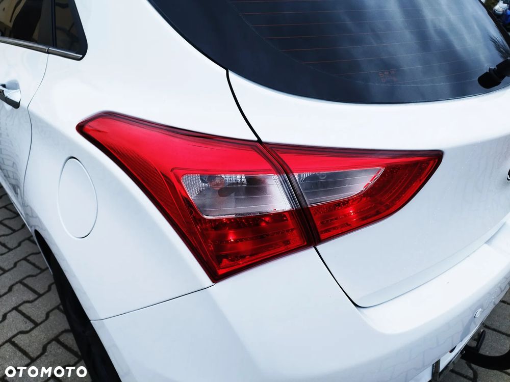 Hyundai i30 blue 1.4 Style - 17