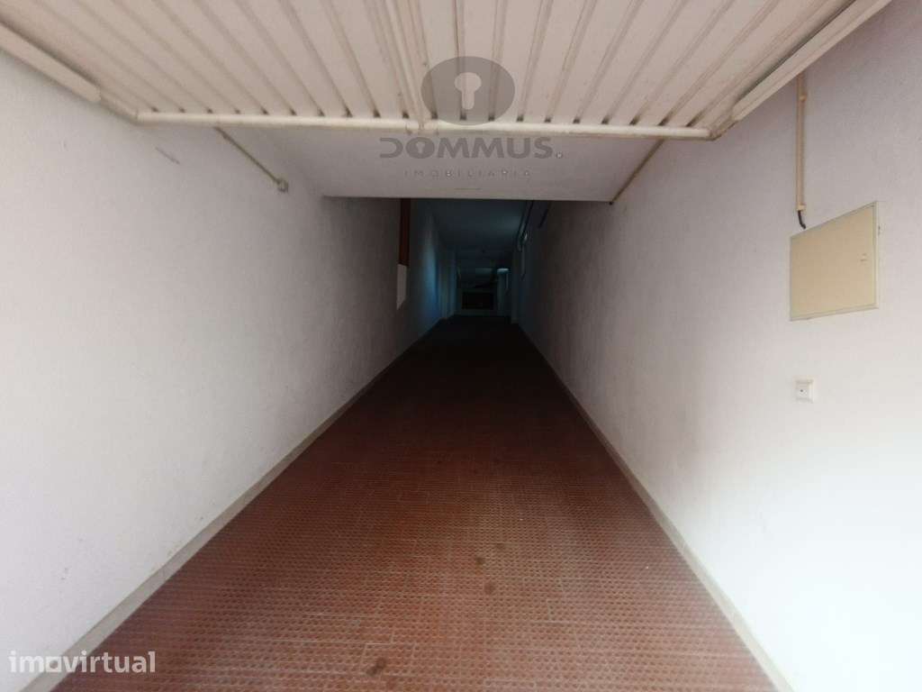 Garagem BOX nas Lopas ( Cacém ) - Grande imagem: 2/9