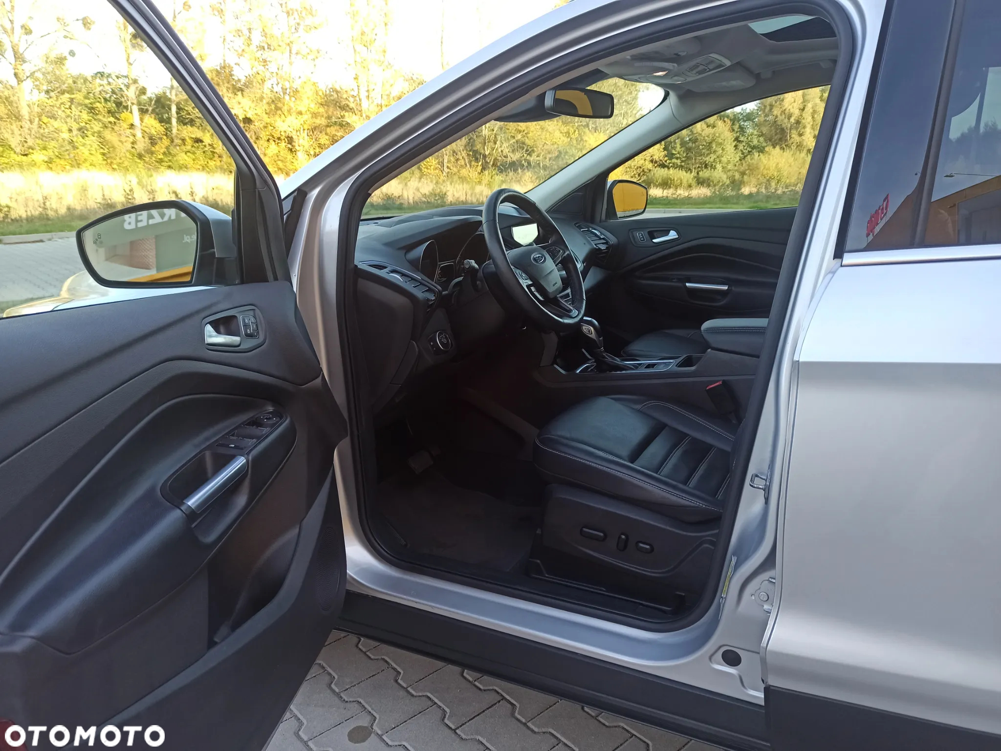 Ford Escape 2.0 EcoBoost AWD Titanium - 9