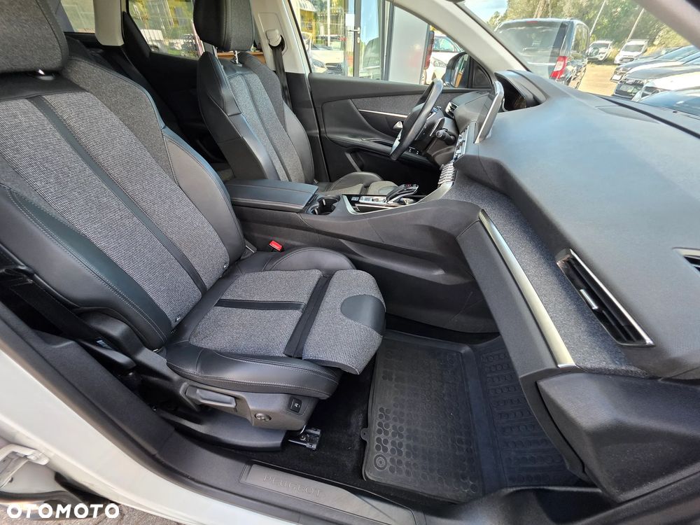 Peugeot 3008 1.2 PureTech GPF Allure S&S EAT8 - 24