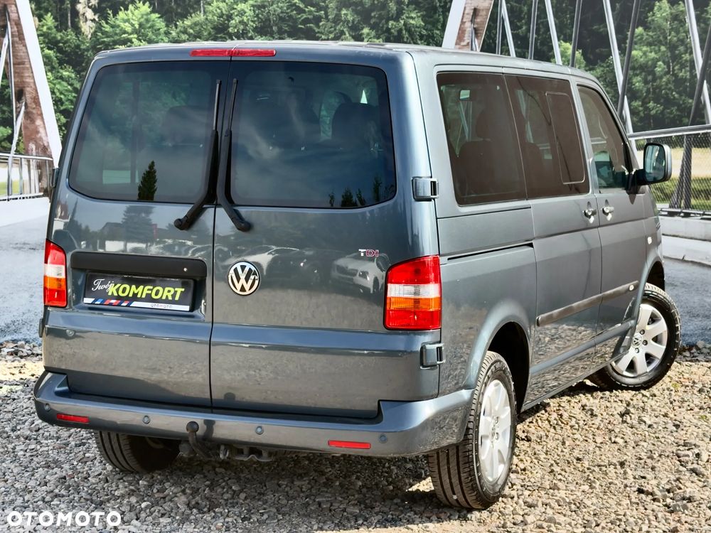 Volkswagen Caravelle - 18
