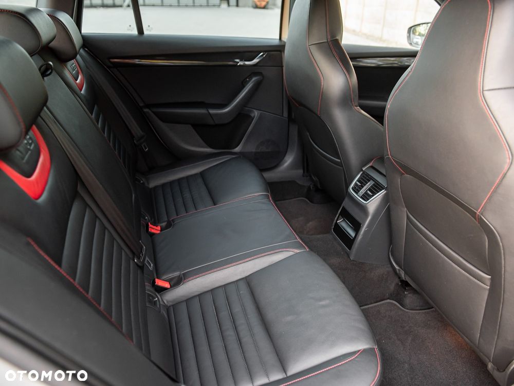 Skoda Octavia 2.0 TSI RS - 30