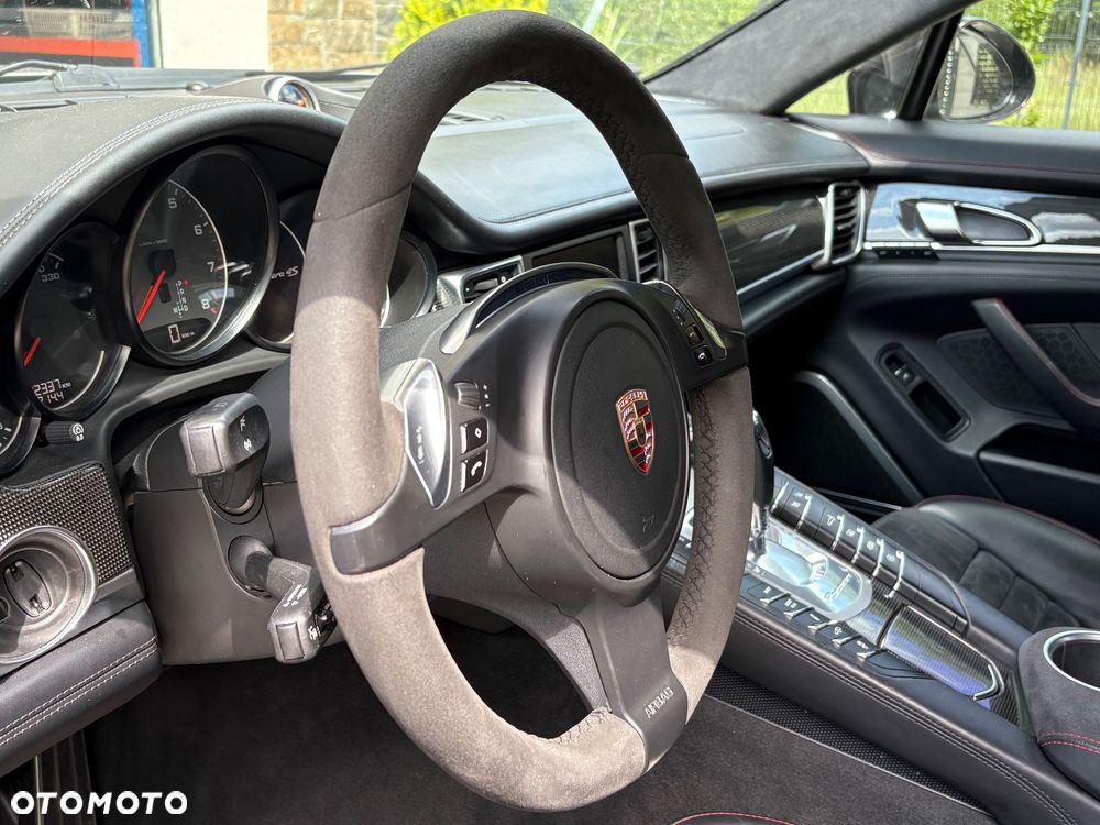 Porsche Panamera 4S - 11