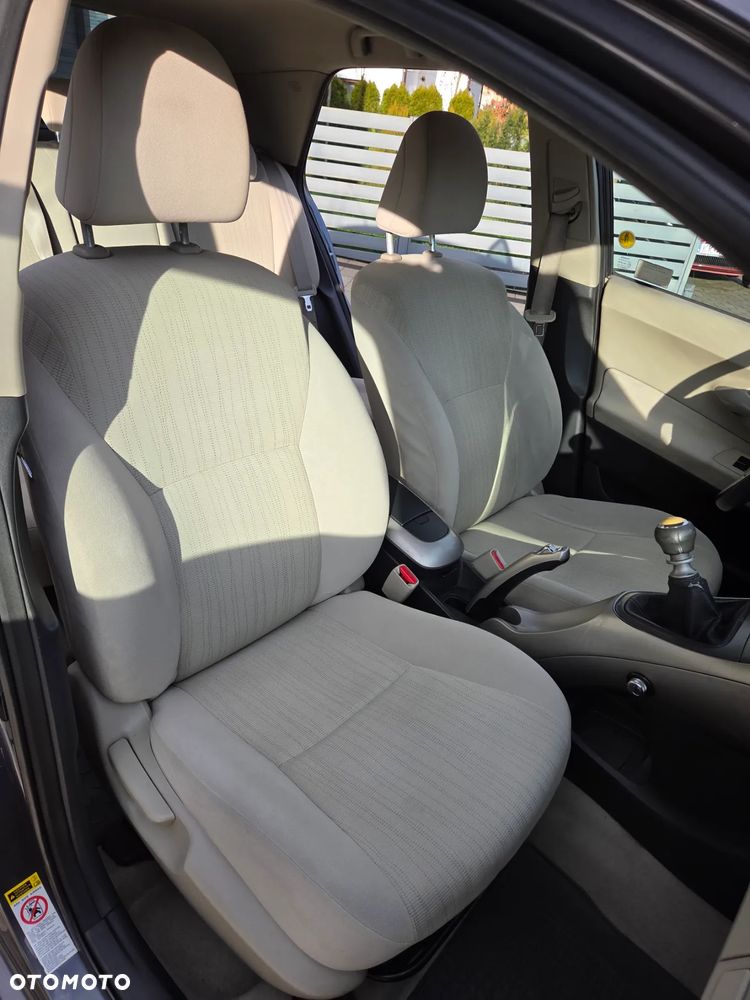 Toyota Auris 2.0 D-4D Sol - 17