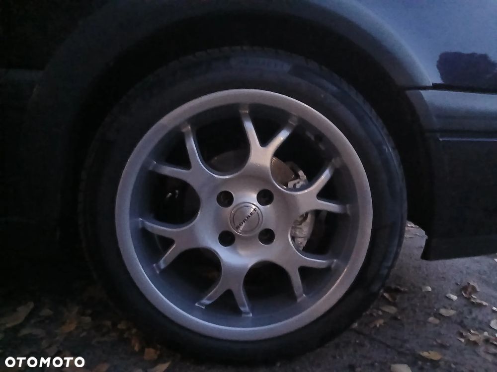 Volkswagen Golf - 12