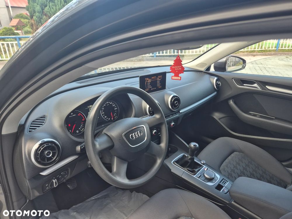 Audi A3 Sportback 1.6 TDI Attraction - 23