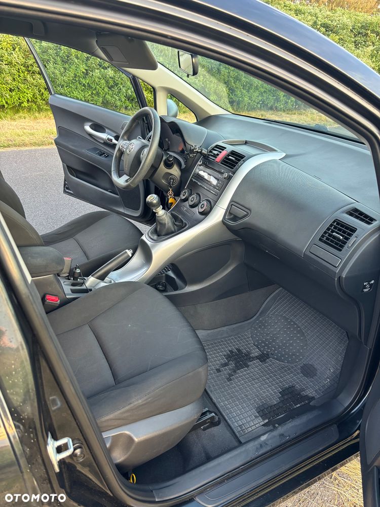Toyota Auris 1.4 D-4D Luna - 10