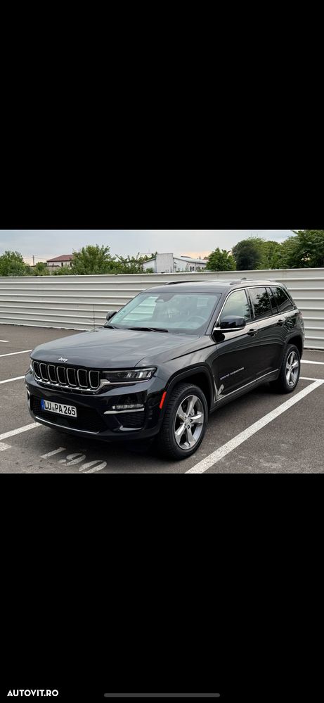 Jeep Grand Cherokee - 16