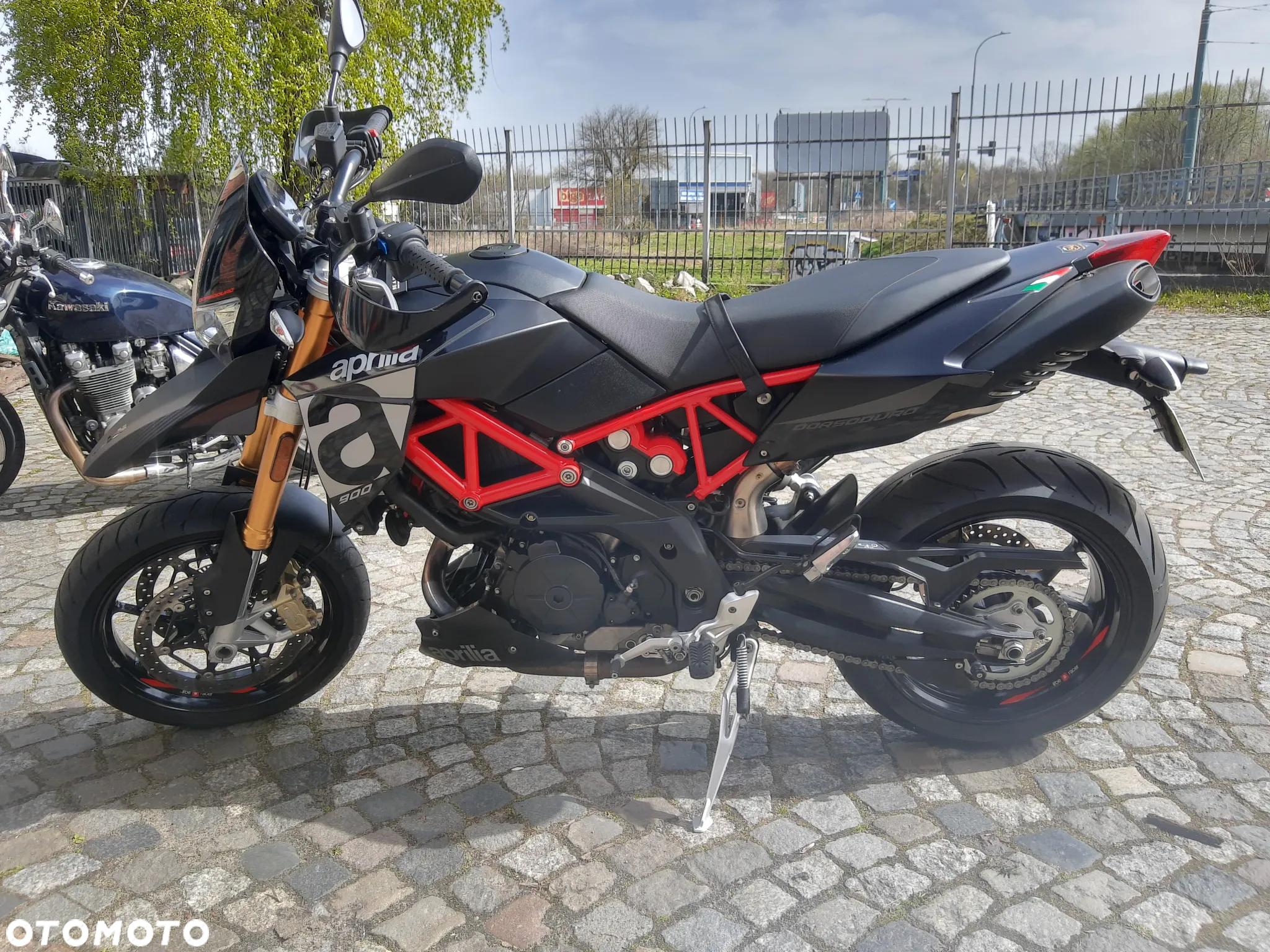Aprilia Dorsoduro - 8