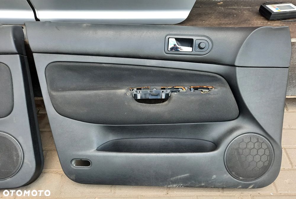 BOCZKI DRZWI TYŁ VW GOLF IV KOMBI - 4