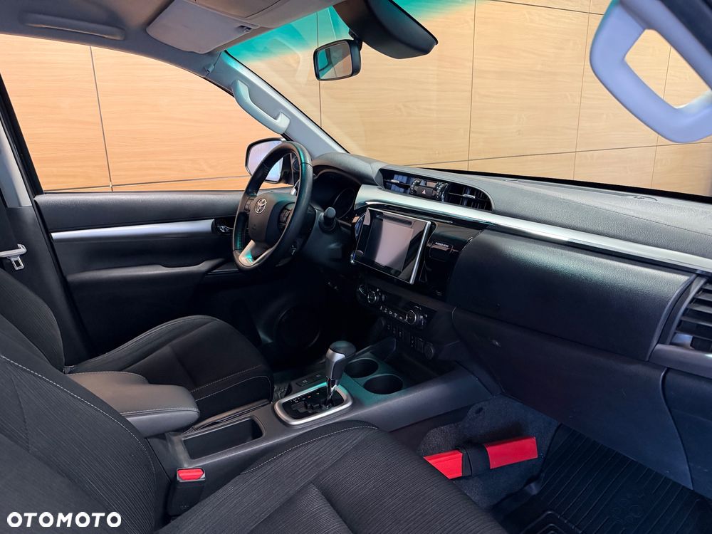 Toyota Hilux 2.4 D-4D Double Cab SR 4x4 - 9