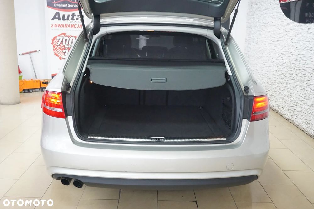 Audi A4 Avant 2.0 TDI DPF Ambiente - 12
