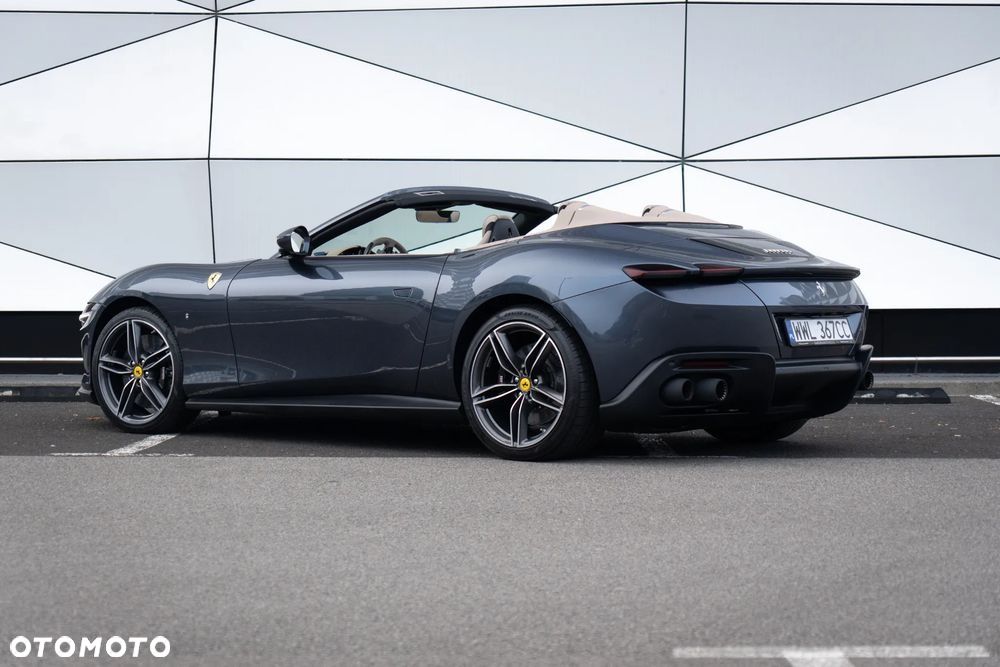Ferrari Roma Spider 2025