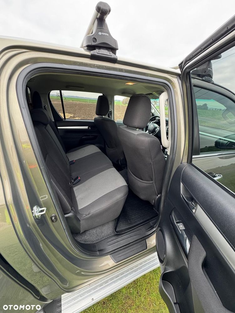 Toyota Hilux 2.8 D-4D Double Cab SR5 4x4 - 7