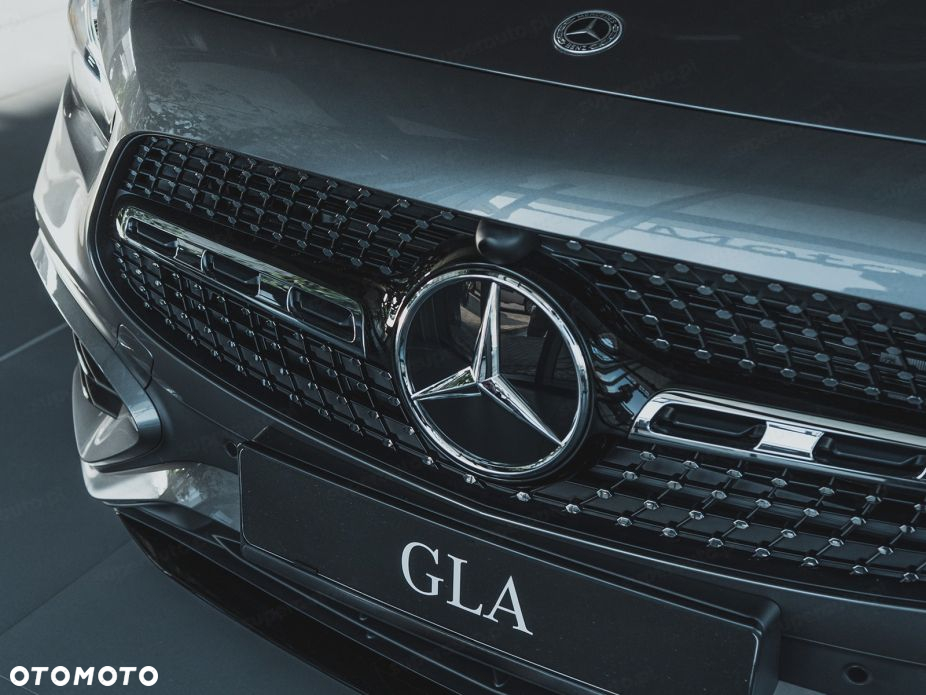 Mercedes-Benz GLA 200 AMG Line - 4