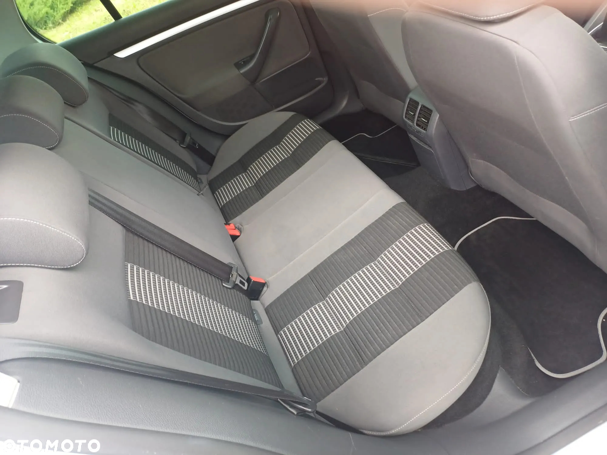 Volkswagen Golf 1.6 Comfortline - 16