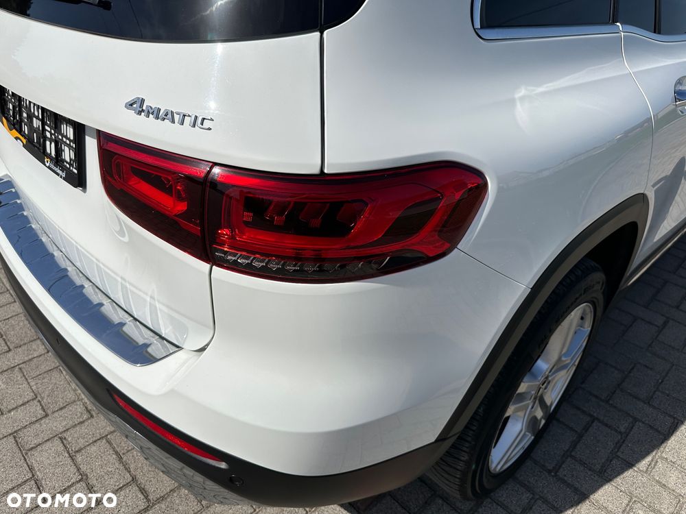 Mercedes-Benz GLB 250 4Matic 8G-DCT - 14