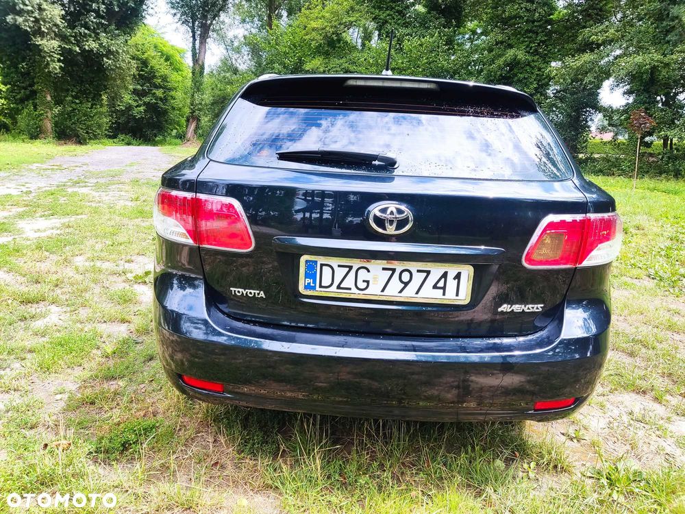 Toyota Avensis - 4