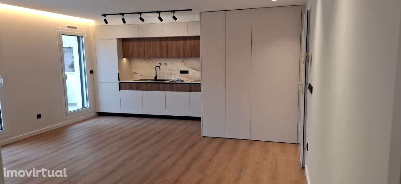 Apartamento T2, em Torres Vedras, com Terraço em prédio com elevador - Grande imagem: 3/12