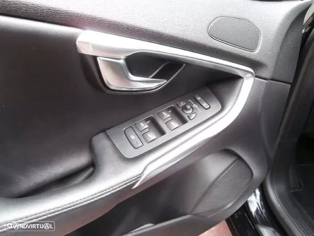 Volvo V40 2.0 D2 R-Design - 15