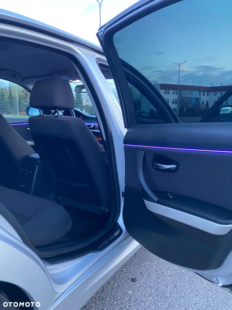 BMW Seria 3 320d DPF - 24