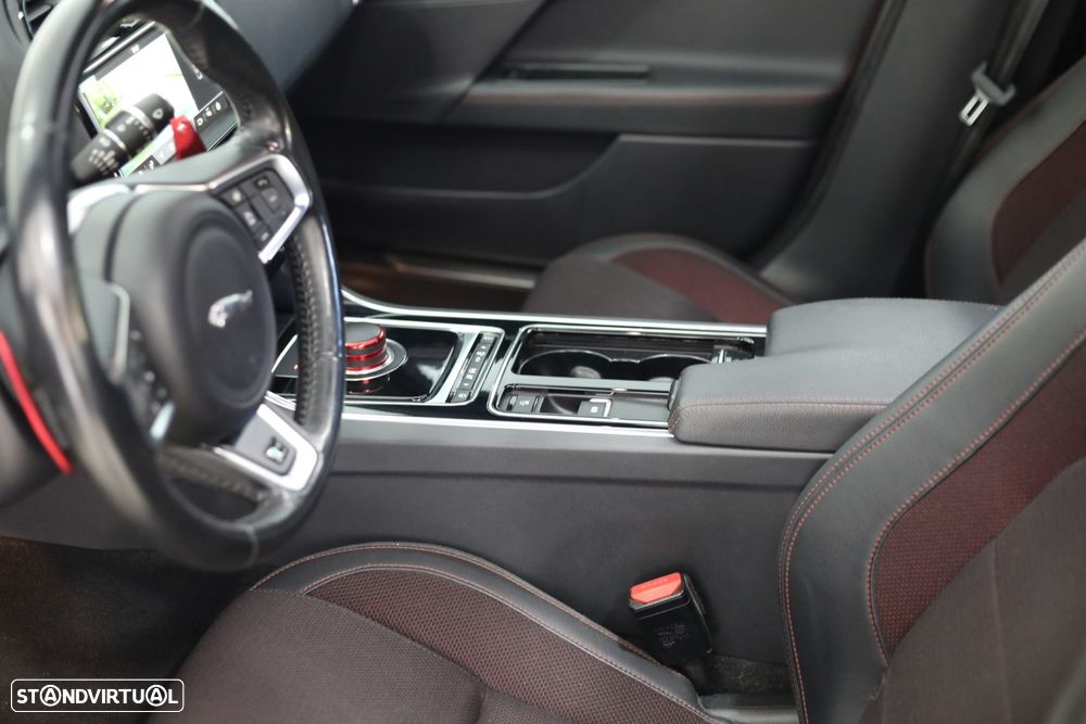 Jaguar XE 2.0 D R-Sport Aut. - 28