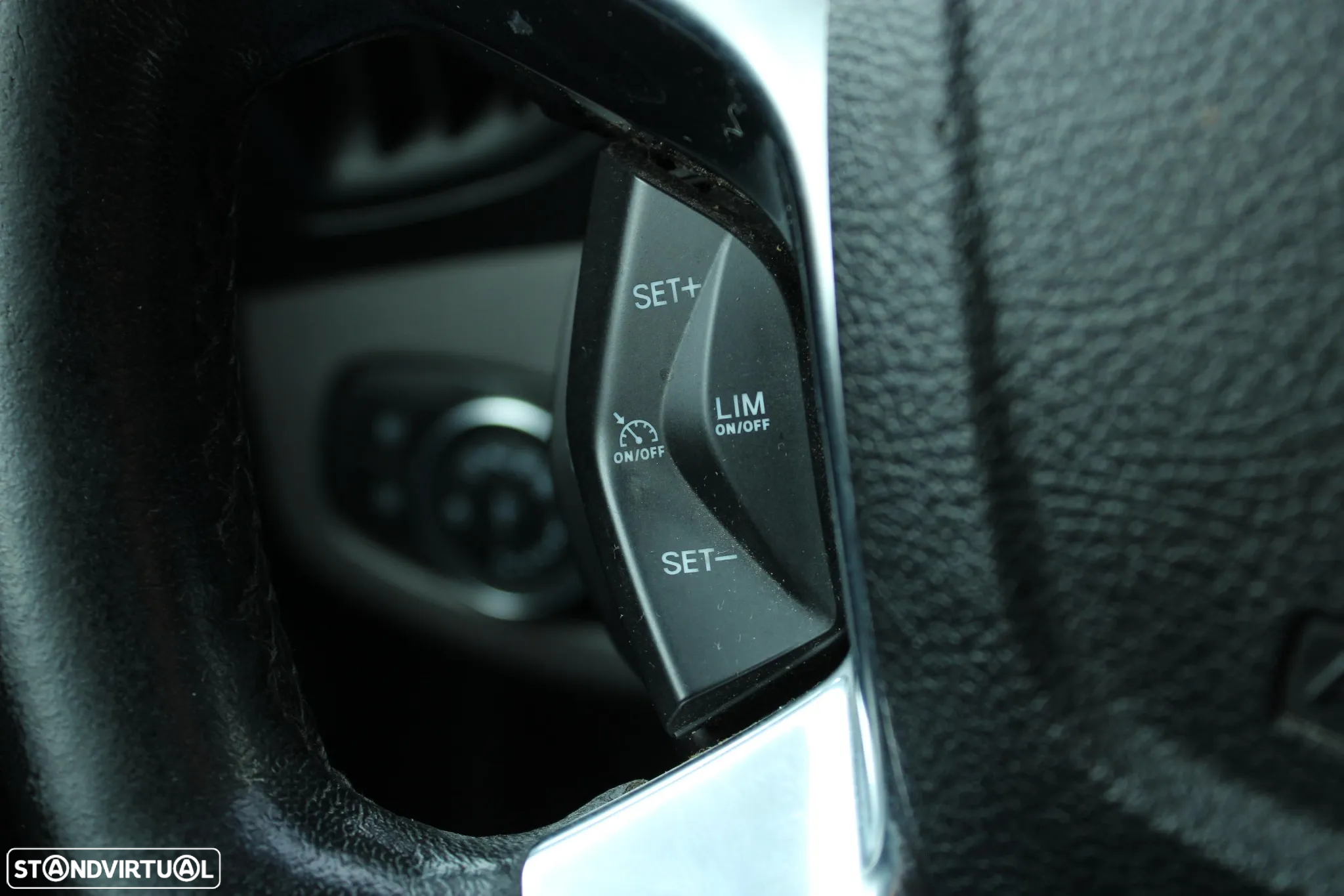 Ford Tourneo Connect Grand 1.5 TDCi Titanium - 25
