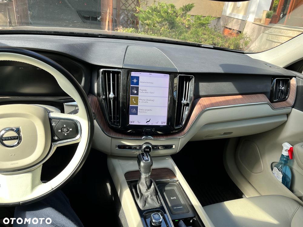 Volvo XC 60 T6 AWD Momentum - 2