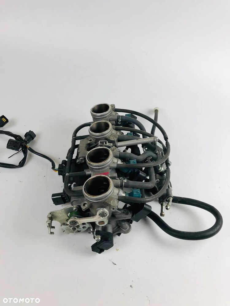 Yamaha FZ8 10-15 Przepustnice Wtryskiwacze - 2