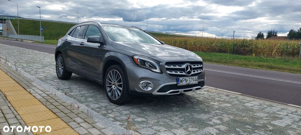 Mercedes-Benz GLA 250 4Matic 7G-DCT UrbanStyle Edition - 2