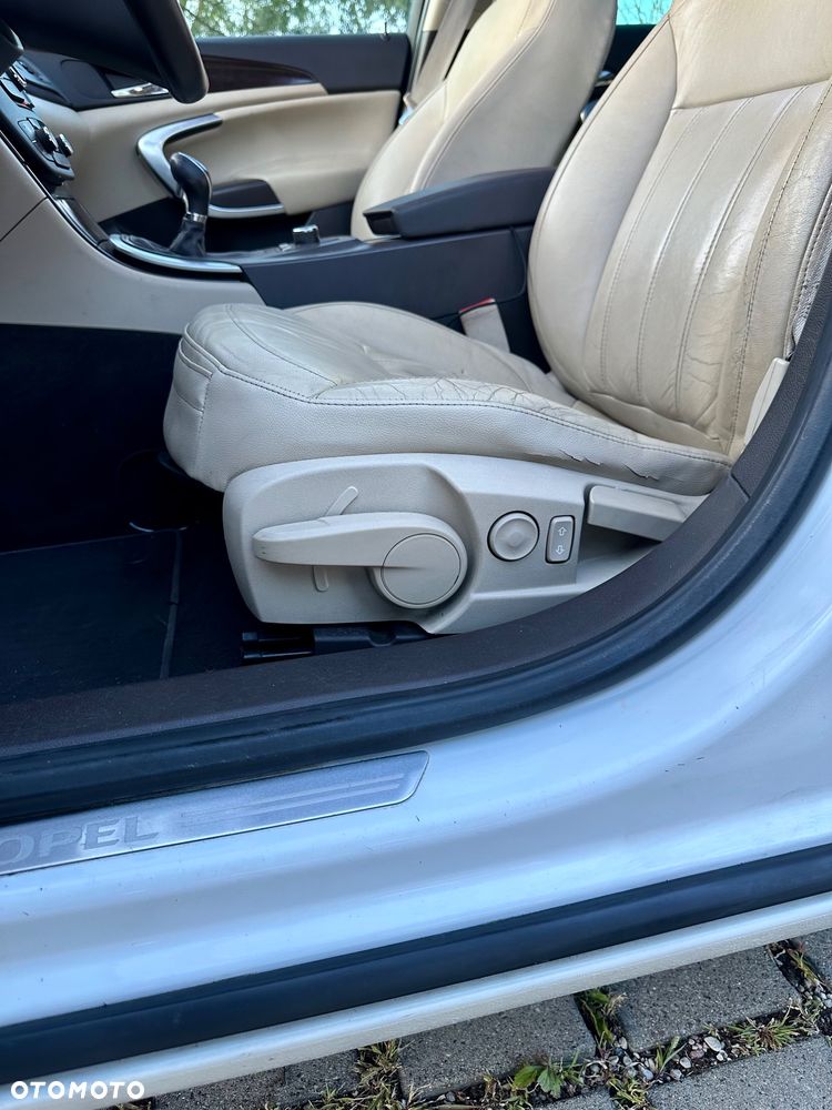 Opel Insignia 2.0 CDTI - 22