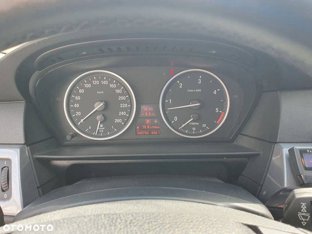 BMW Seria 5 525d - 15