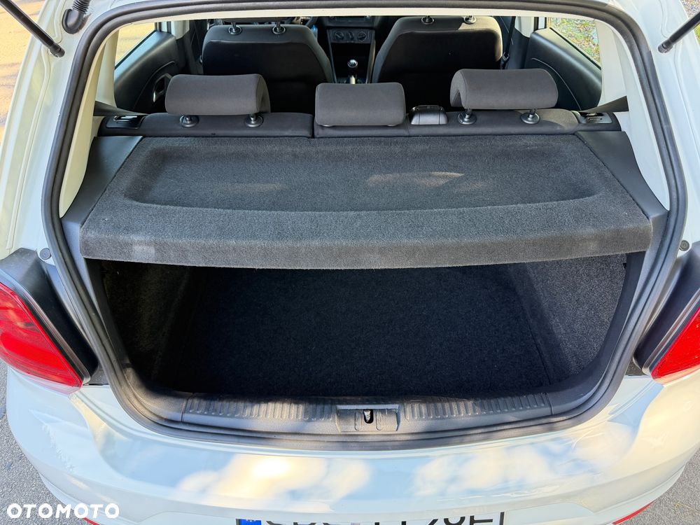 Volkswagen Polo - 12