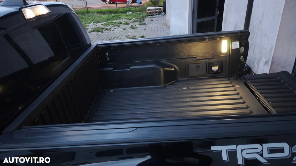 Toyota Tacoma - 38