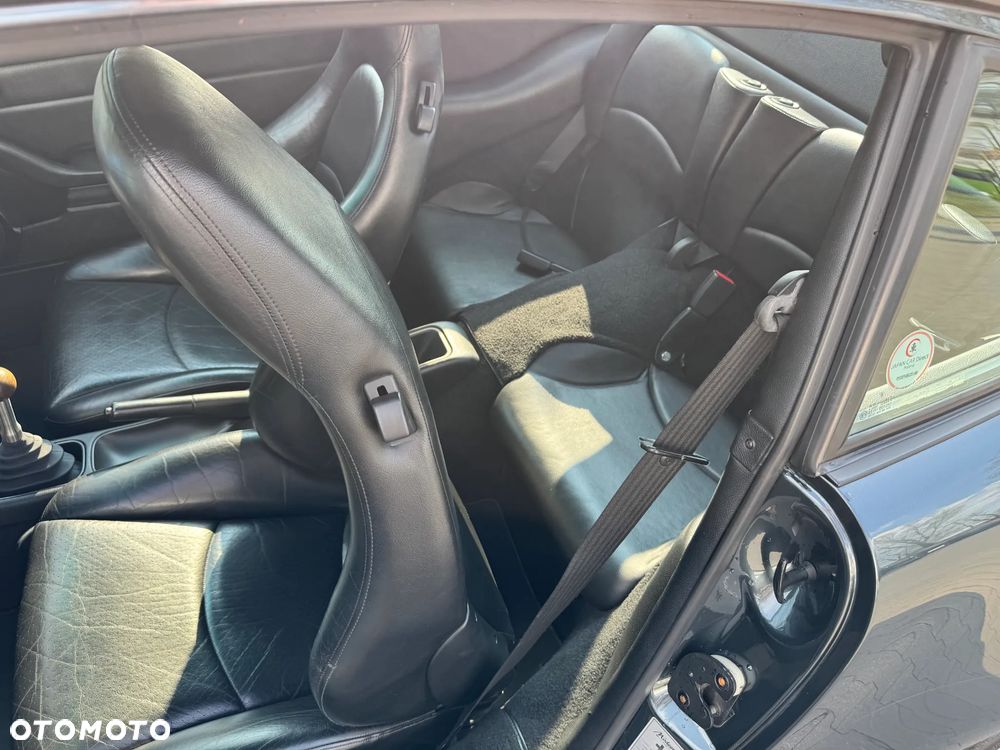 Porsche 911 Carrera - 29