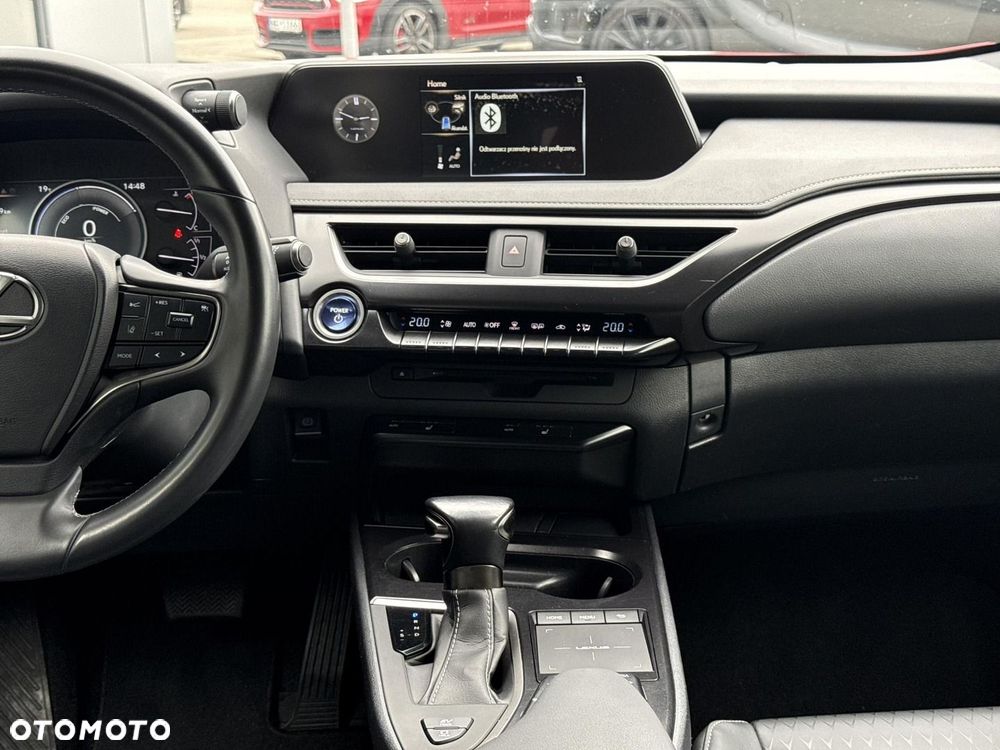 Lexus UX - 24