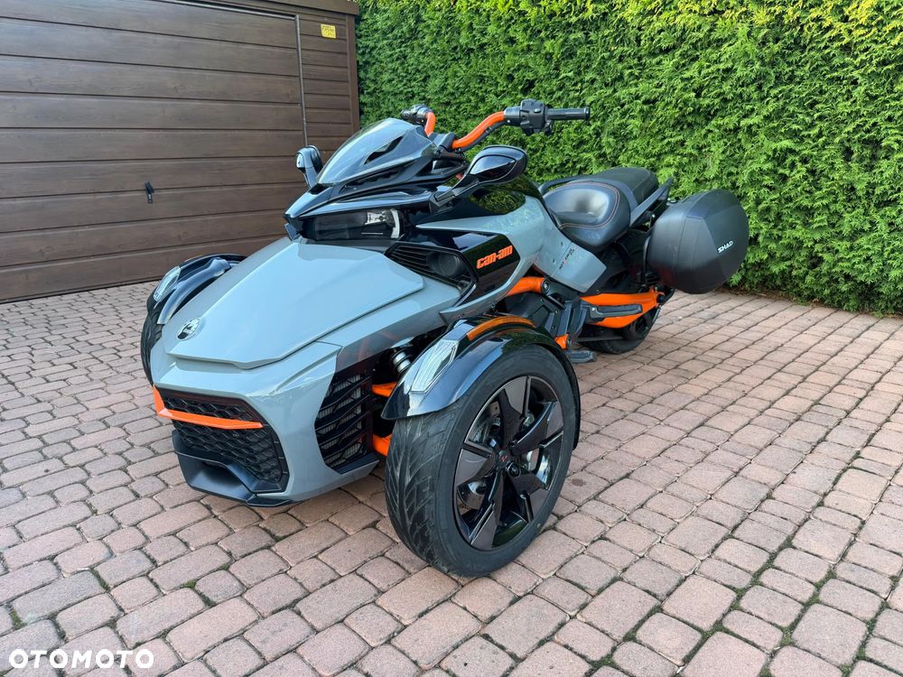 Can-Am Spyder - 1