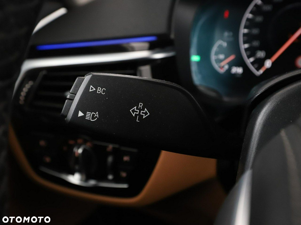 BMW Seria 5 520d - 33