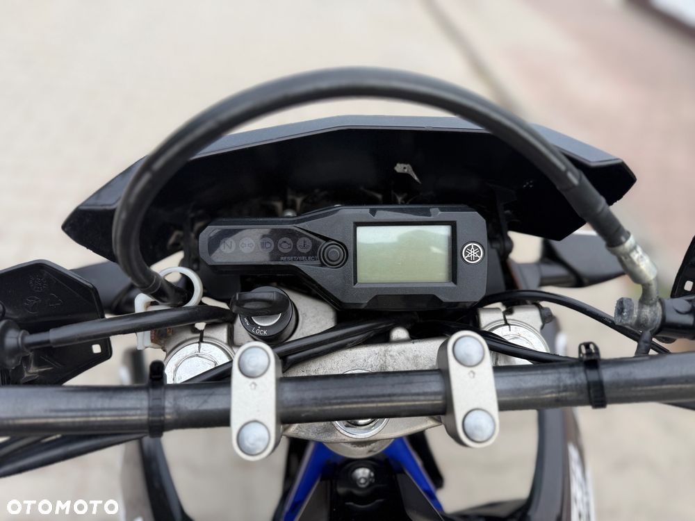 Yamaha WR - 27