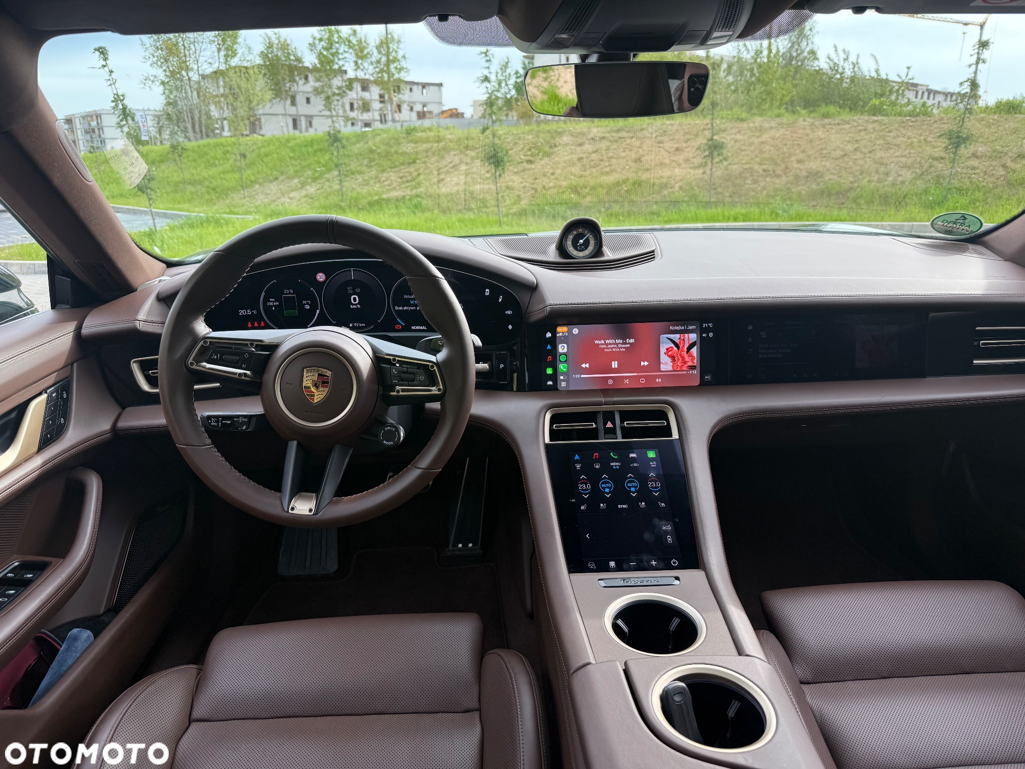 Porsche Taycan 105kWh Performance Plus - 13