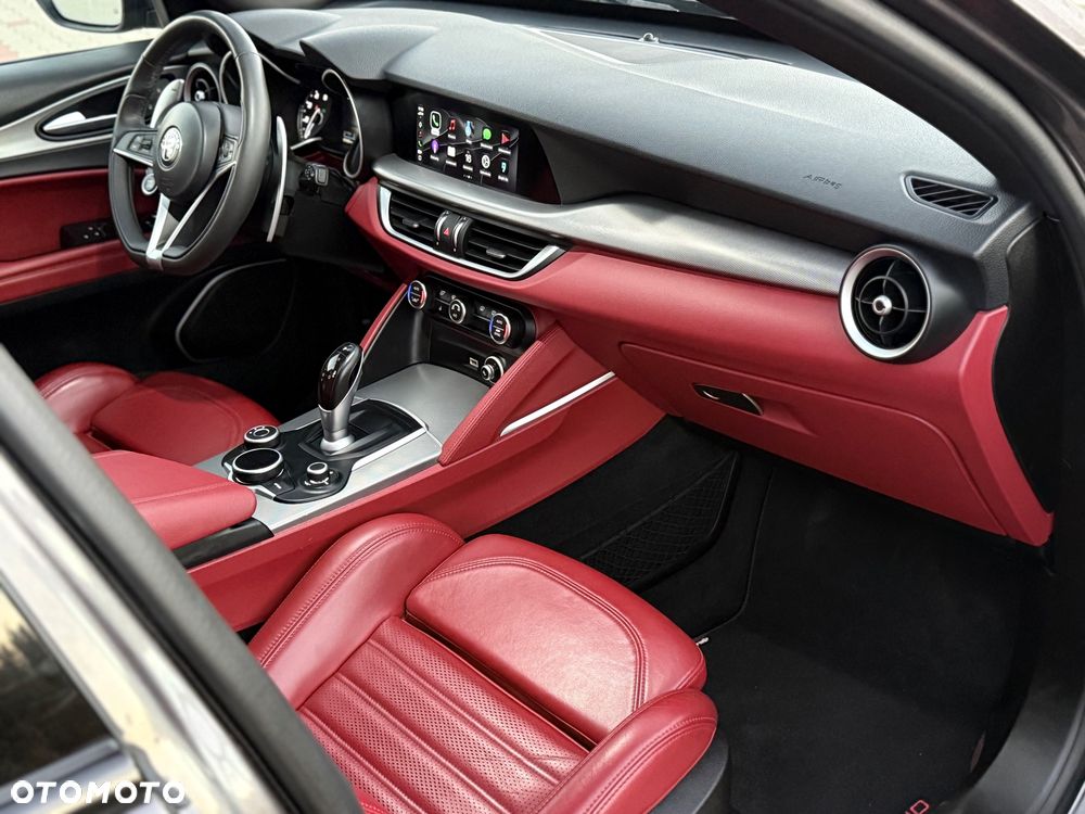Alfa Romeo Stelvio 2.0 Turbo Veloce TI Q4 - 25