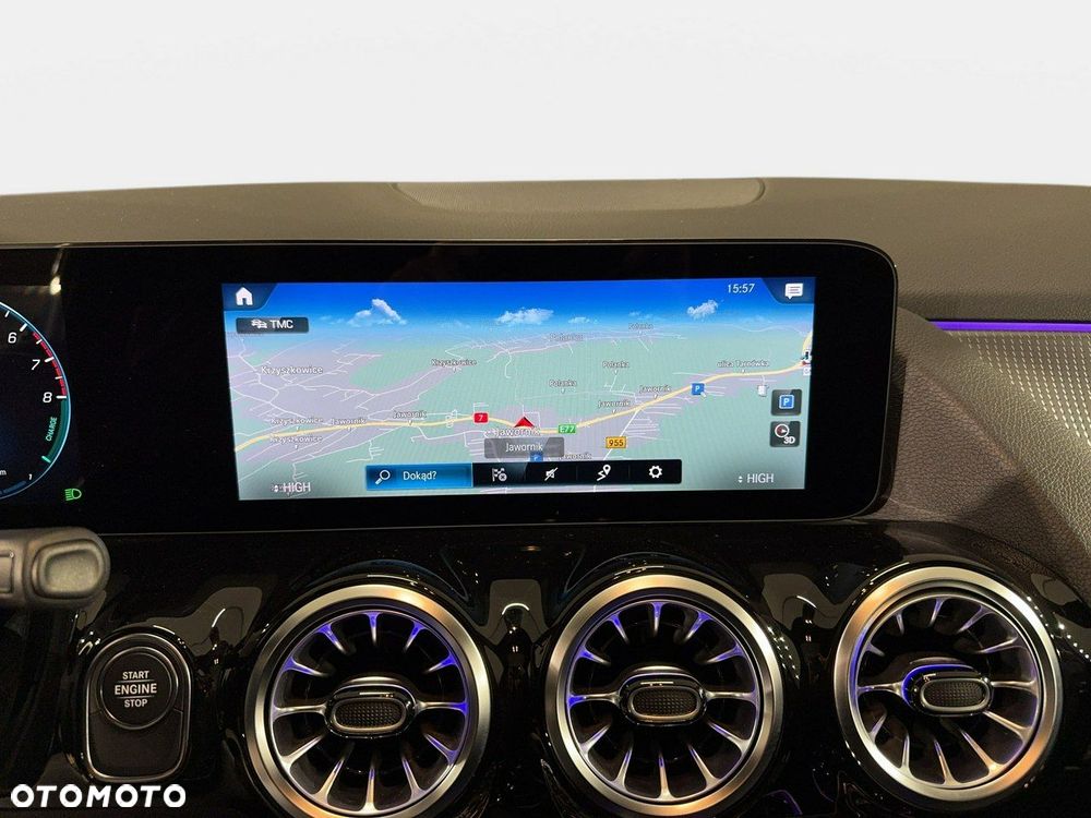 Mercedes-Benz GLA - 24