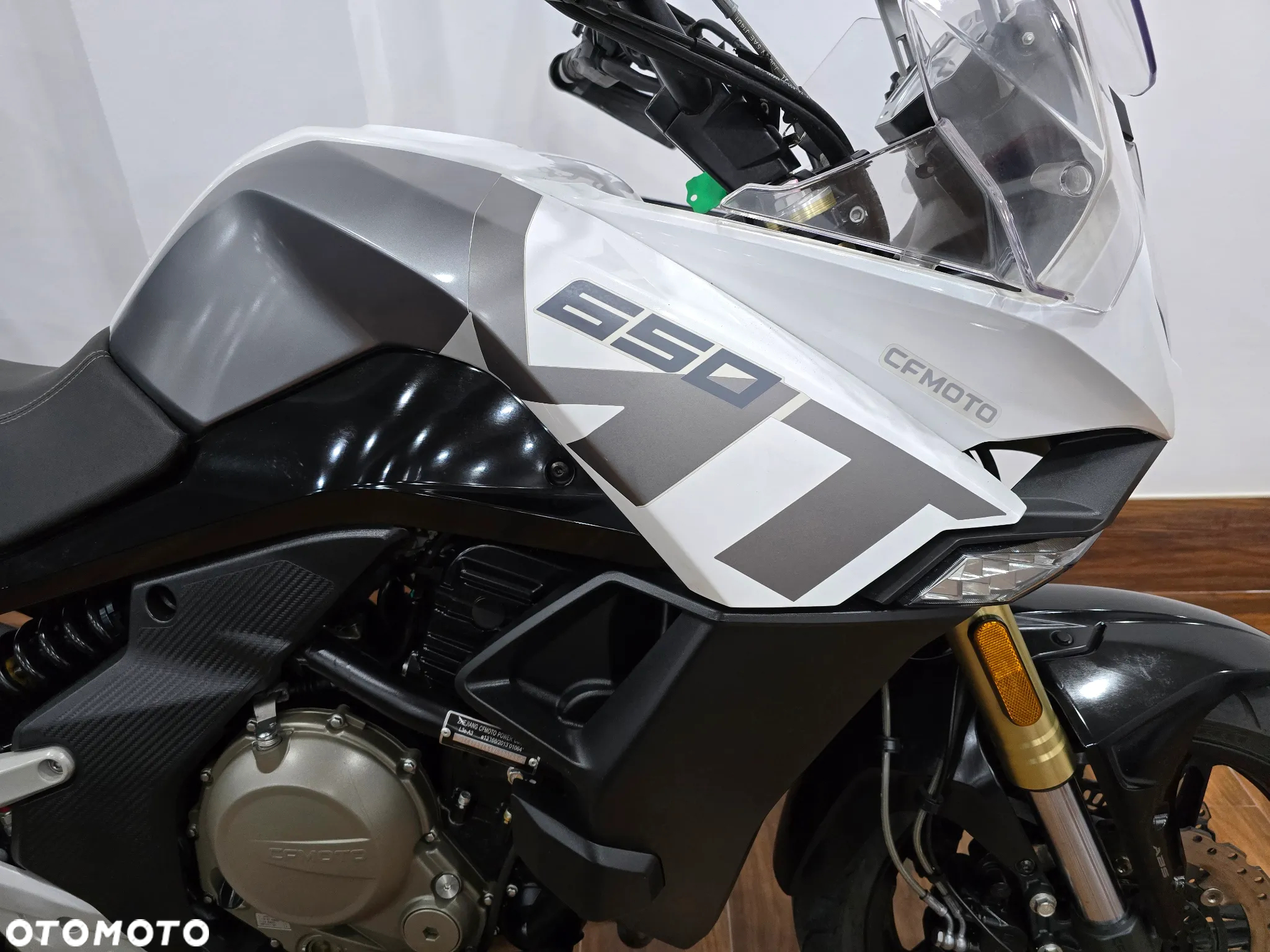CFMoto MT - 15