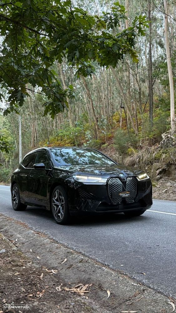 BMW iX xDrive 40 Pack Desportivo - 12