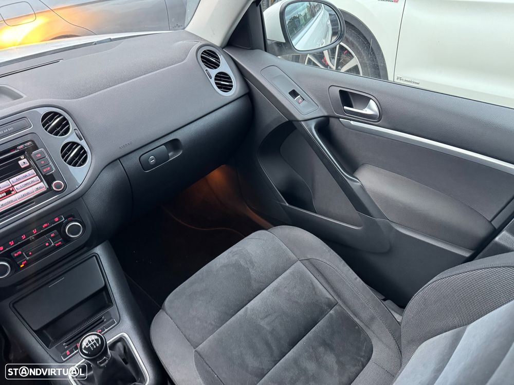 VW Tiguan 2.0 TDi Sport BlueMotion - 15