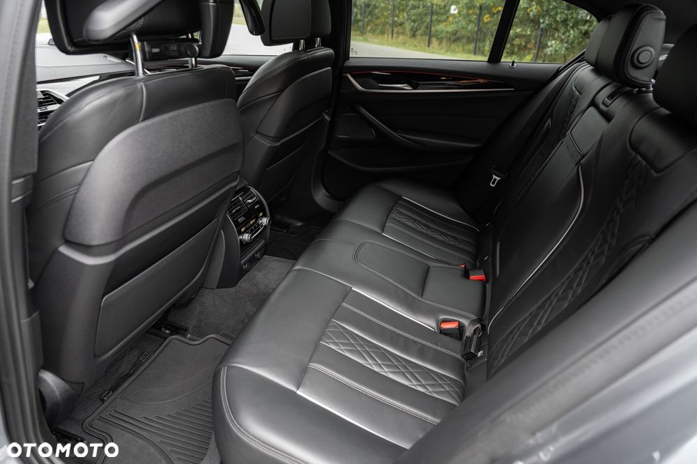 BMW Seria 5 540d xDrive M Sport sport - 32
