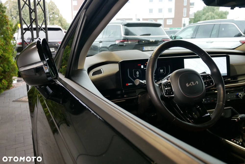 Kia Carnival - 37