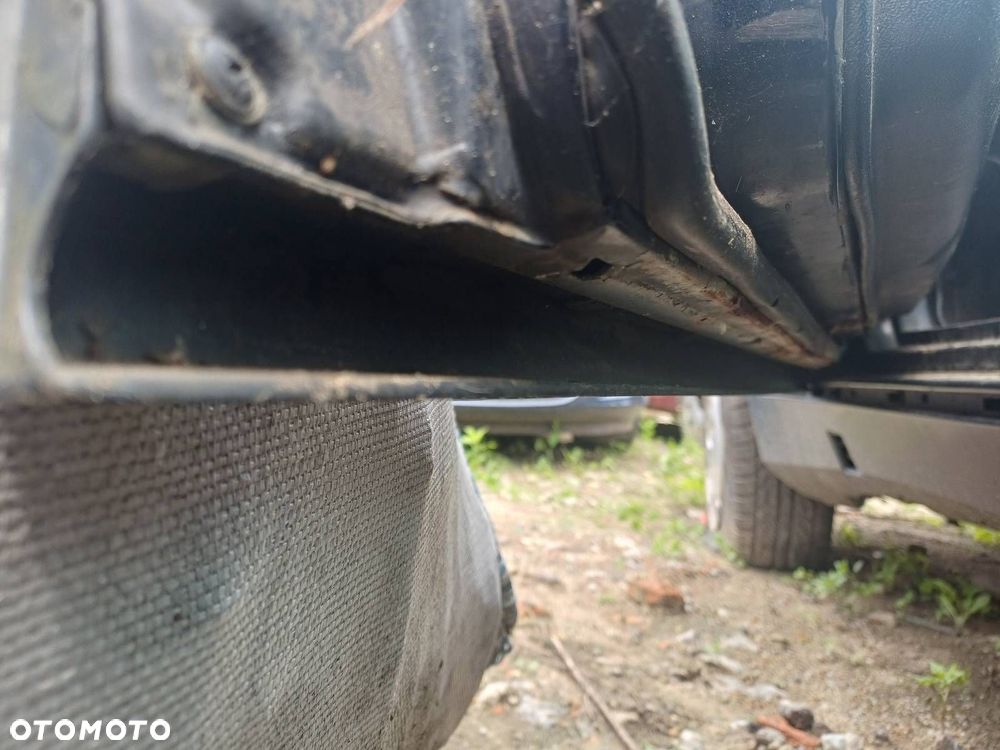 DRZWI KOMPLETNE LEWY PRZÓD MERCEDES-BENZ W201 190 - 5